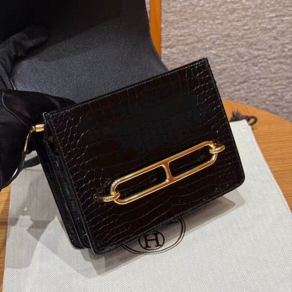 Classic Hermes Bag: A Stylish and Versatile Choice for Elegance - Picture 6 of 7